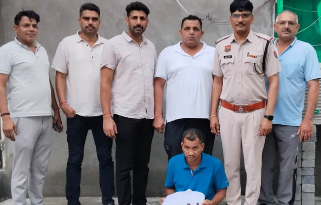 सोनीपत: मादक पदार्थ के साथ गिरफ्तार तस्कर सोनीपत: मादक पदार्थ के साथ गिरफ्तार तस्कर