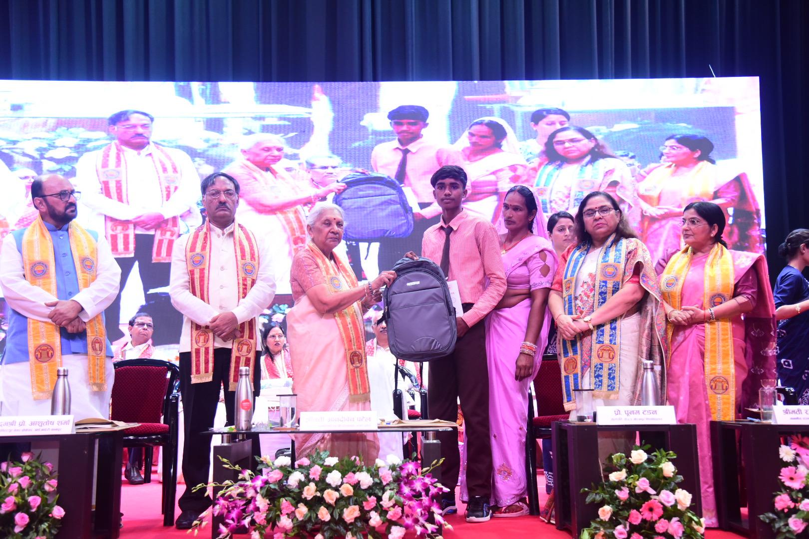रचनात्मकता और शोध का संगम – गोरखपुर विश्वविद्यालय की विज्ञान प्रदर्शनी रचनात्मकता और शोध का संगम – गोरखपुर विश्वविद्यालय की विज्ञान प्रदर्शनी