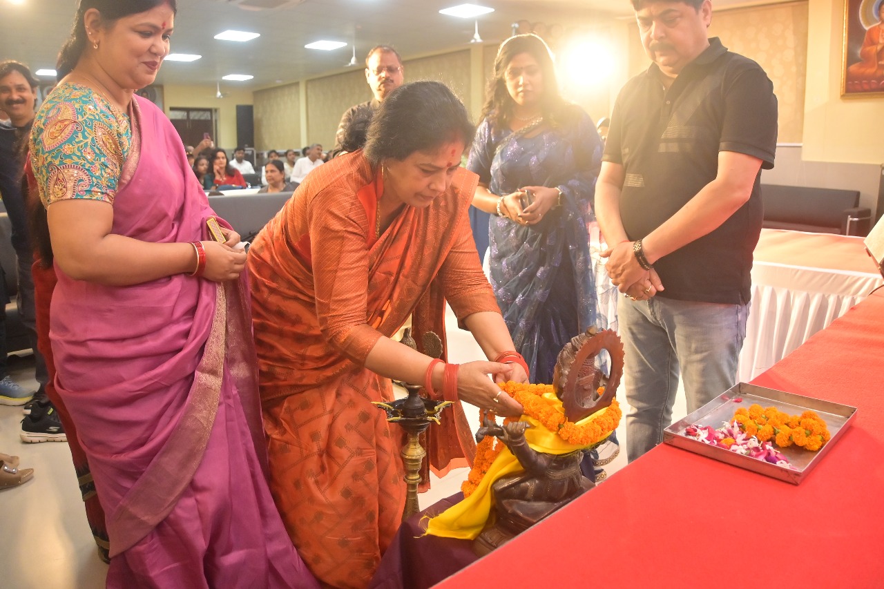 बौद्ध संग्रहालय के ऑडिटोरियम में लिरिक्स अकैडमी के फ्यूज़न फेस्ट- 2025 का भव्य समापन* बौद्ध संग्रहालय के ऑडिटोरियम में लिरिक्स अकैडमी के फ्यूज़न फेस्ट- 2025 का भव्य समापन*