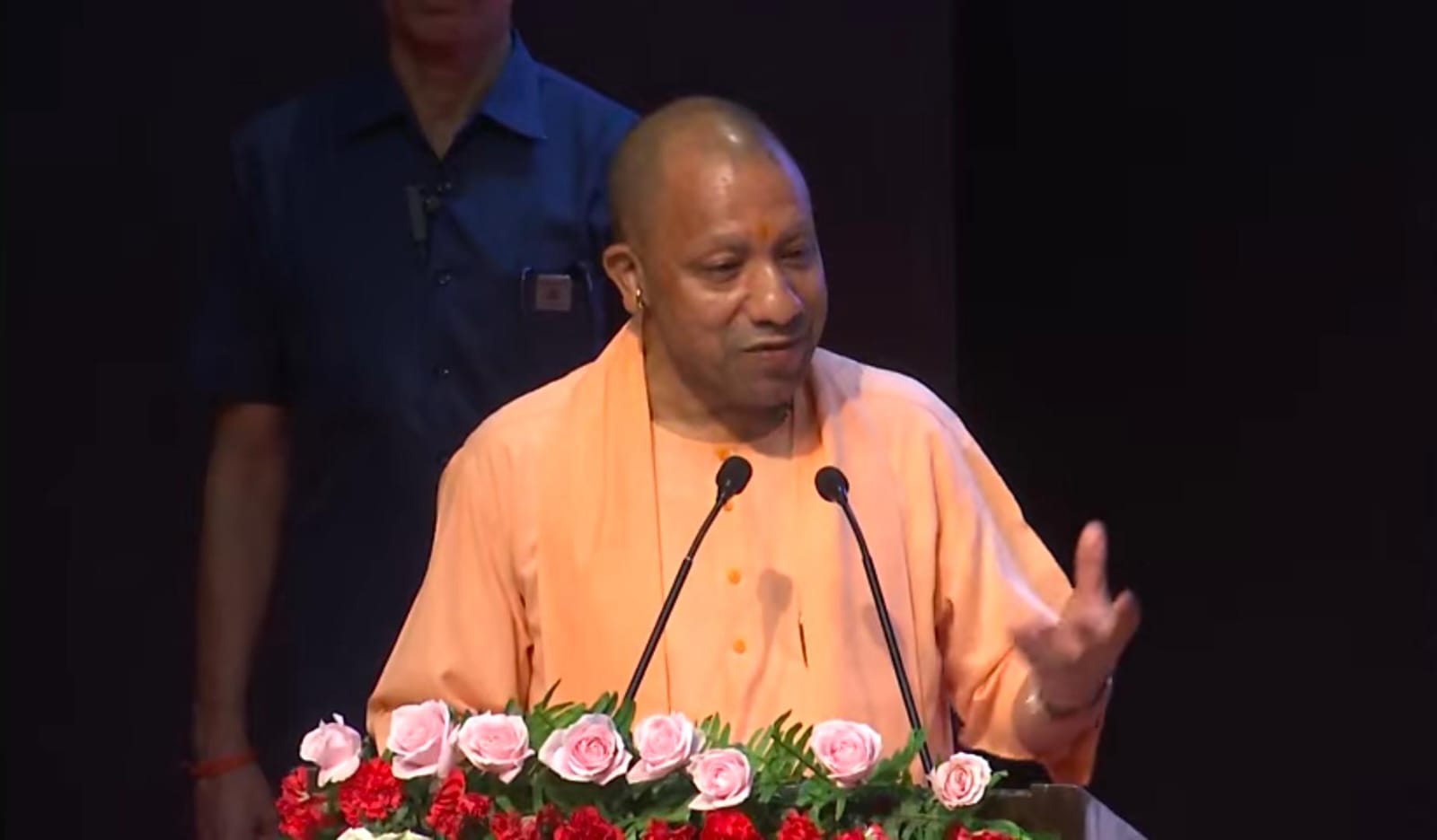 नागरिक अभिनंदन समारोह में बाेलते सीएम याेगी आदित्यनाथ नागरिक अभिनंदन समारोह में बाेलते सीएम याेगी आदित्यनाथ