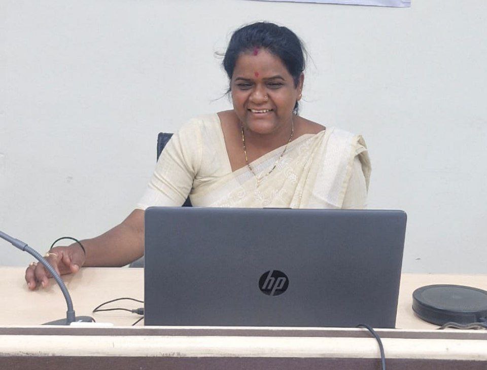 राष्ट्रपति पुरूष्कार के लिये शीला पटेल के नाम का चयन होना दमोह के लिये गौरव की बात-कलेक्टर सुधीर कुमार कोचर राष्ट्रपति पुरूष्कार के लिये शीला पटेल के नाम का चयन होना दमोह के लिये गौरव की बात-कलेक्टर सुधीर कुमार कोचर