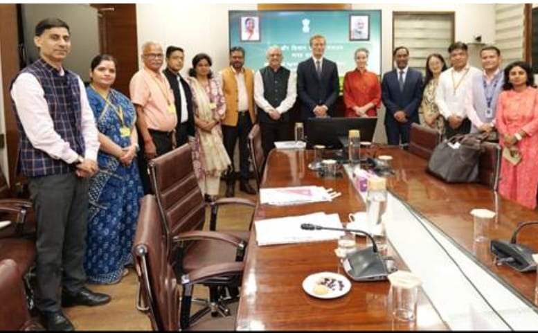 डब्ल्यूएफपी के उप कार्यकारी निदेशक कार्ल स्कॉ ने कृषि सचिव देवेश चतुर्वेदी से की मुलाकात डब्ल्यूएफपी के उप कार्यकारी निदेशक कार्ल स्कॉ ने कृषि सचिव देवेश चतुर्वेदी से की मुलाकात