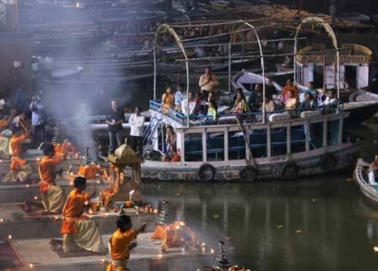 गंगा आरती (फाइल फोटो) गंगा आरती (फाइल फोटो)
