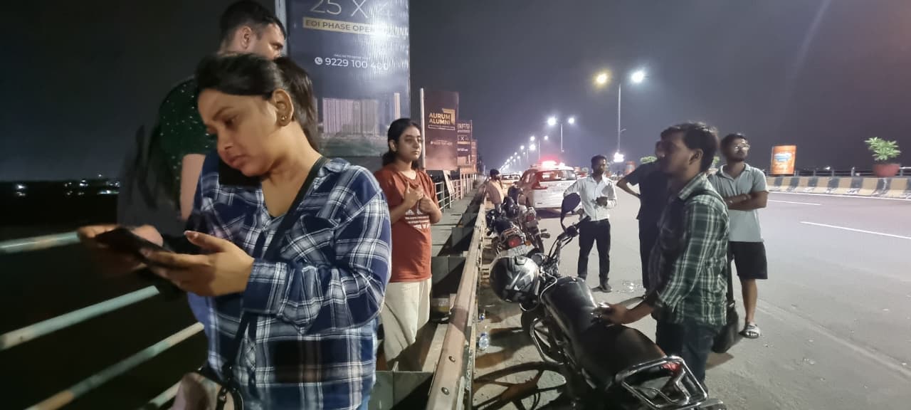 युवक द्वारा यमुना में छलांग लगाने के मामले में घटनास्थल की फोटो युवक द्वारा यमुना में छलांग लगाने के मामले में घटनास्थल की फोटो