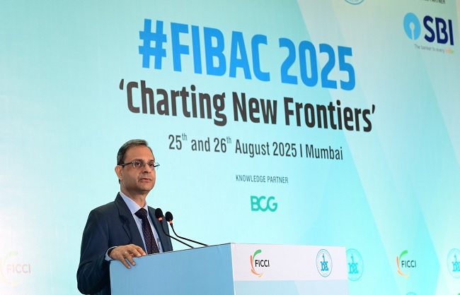 'एफआईबीएसी 20252025' को संबोधित करते आरबीआई गवर्नर संजय मल्होत्रा 'एफआईबीएसी 20252025' को संबोधित करते आरबीआई गवर्नर संजय मल्होत्रा