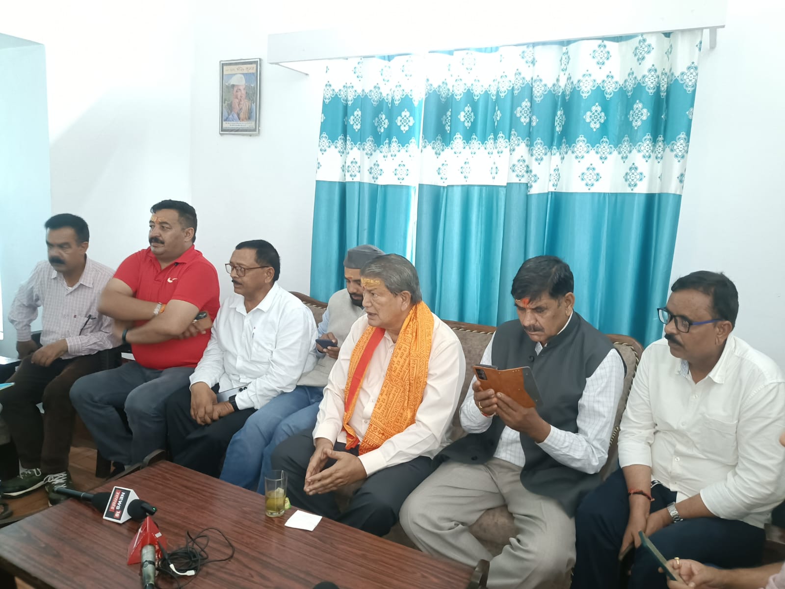 आपदा में दबे शवों को निकालने के लिए बड़ी मशीनों हो एयरलिफ्ट : हरदा आपदा में दबे शवों को निकालने के लिए बड़ी मशीनों हो एयरलिफ्ट : हरदा