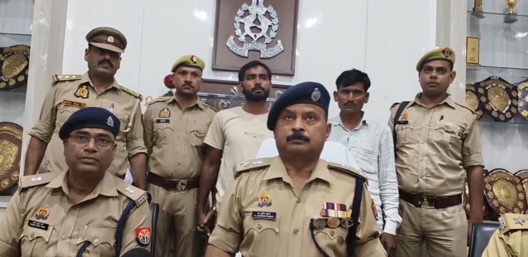 गैंग के सदस्यों का खुलासा करते एसपी गैंग के सदस्यों का खुलासा करते एसपी