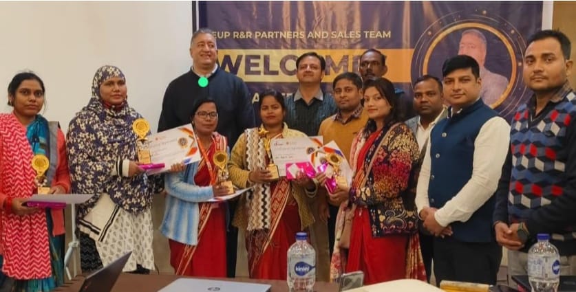 राईनेट की ट्रेनिंग का लाभ उठाती महिलाएं राईनेट की ट्रेनिंग का लाभ उठाती महिलाएं