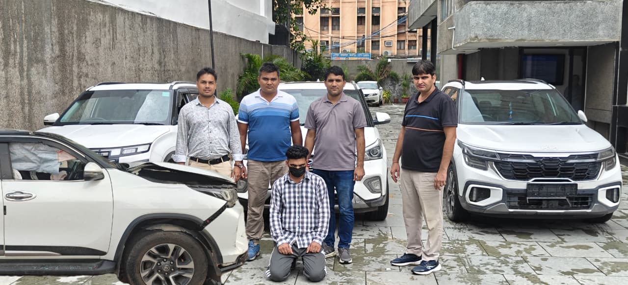 वाहन चोरी के मामले में पकड़े गए आरोपित की फोटो वाहन चोरी के मामले में पकड़े गए आरोपित की फोटो