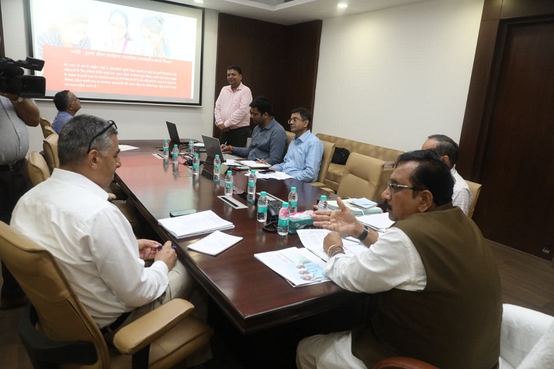 छात्रावासों की प्रबंधन व्यवस्था, छात्रावास भवन निर्माण की स्थिति, बालिकाओं की शैक्षणिक सुविधाओं की समीक्षा छात्रावासों की प्रबंधन व्यवस्था, छात्रावास भवन निर्माण की स्थिति, बालिकाओं की शैक्षणिक सुविधाओं की समीक्षा