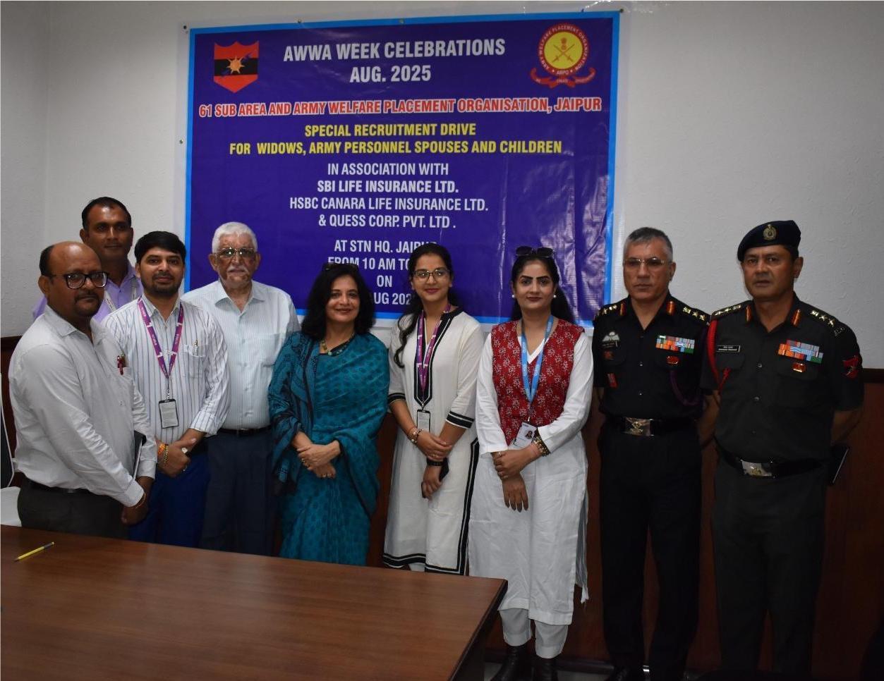 निजी क्षेत्र में सेना की पत्नियों और बच्चों के लिए भर्ती अभियान निजी क्षेत्र में सेना की पत्नियों और बच्चों के लिए भर्ती अभियान