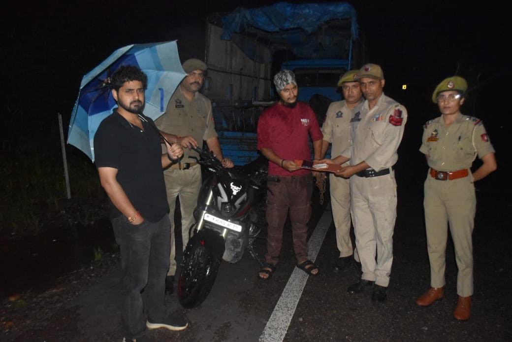 Drug smuggler arrested with 5.45 grams of chitta Drug smuggler arrested with 5.45 grams of chitta