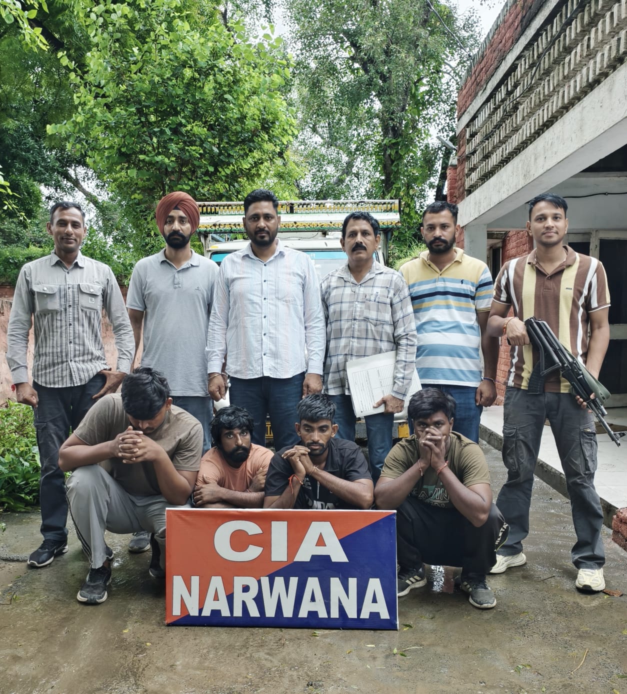 पुलिस गिरफ्त में चारों आरोपित। पुलिस गिरफ्त में चारों आरोपित।