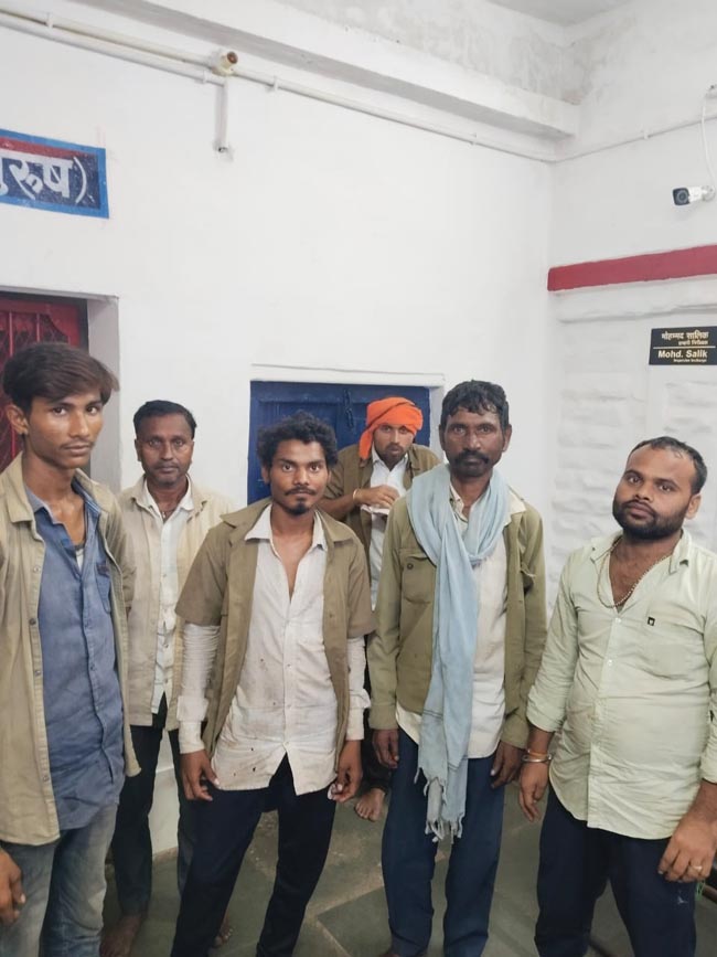 पकड़े गये वेंडर पकड़े गये वेंडर
