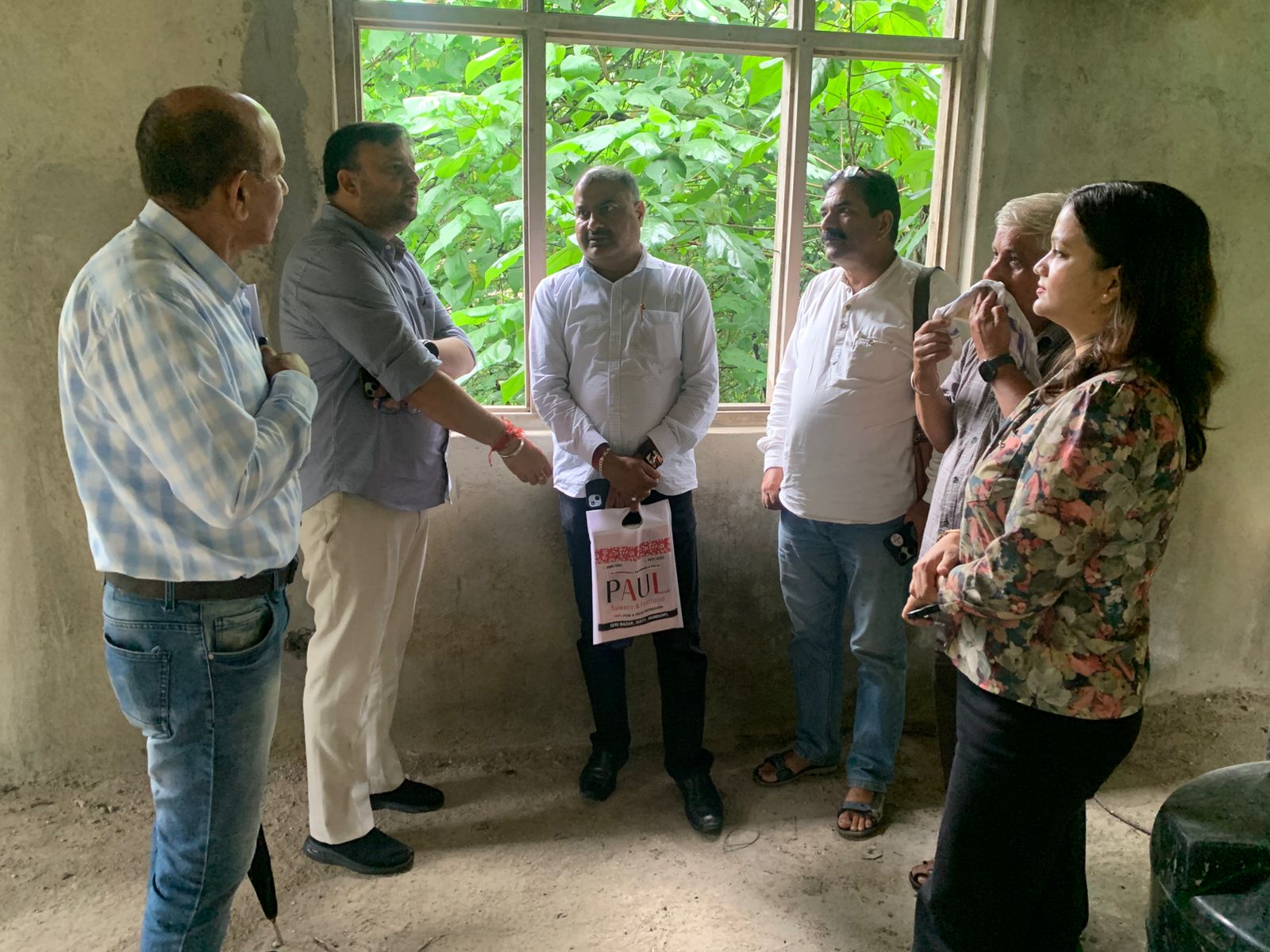 प्रेस क्लब भवन का निरीक्षण करते हुए एपीएमसी अध्यक्ष संजीव गुलेरिया। प्रेस क्लब भवन का निरीक्षण करते हुए एपीएमसी अध्यक्ष संजीव गुलेरिया।