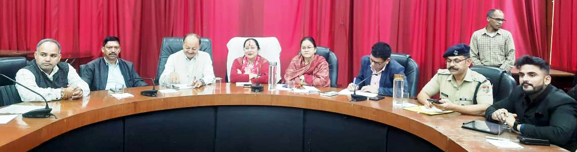 बैठक में उपस्थित वरिष्ठ नागरिक समिति के अध्यक्ष-उपाध्यक्ष एवं अन्य। बैठक में उपस्थित वरिष्ठ नागरिक समिति के अध्यक्ष-उपाध्यक्ष एवं अन्य।