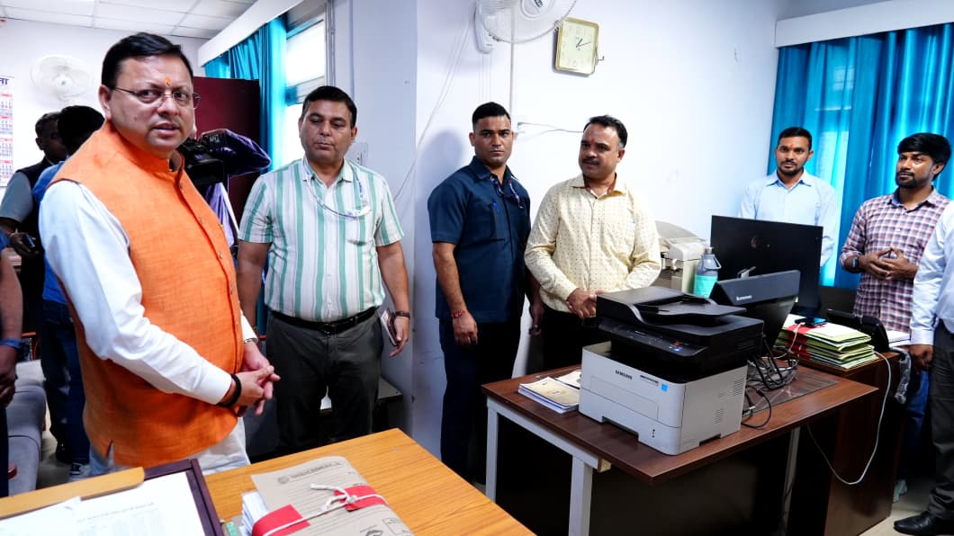 मुख्यमंत्री देहरादून विधानसभा में कार्यालय का निरीक्षण करते। मुख्यमंत्री देहरादून विधानसभा में कार्यालय का निरीक्षण करते।