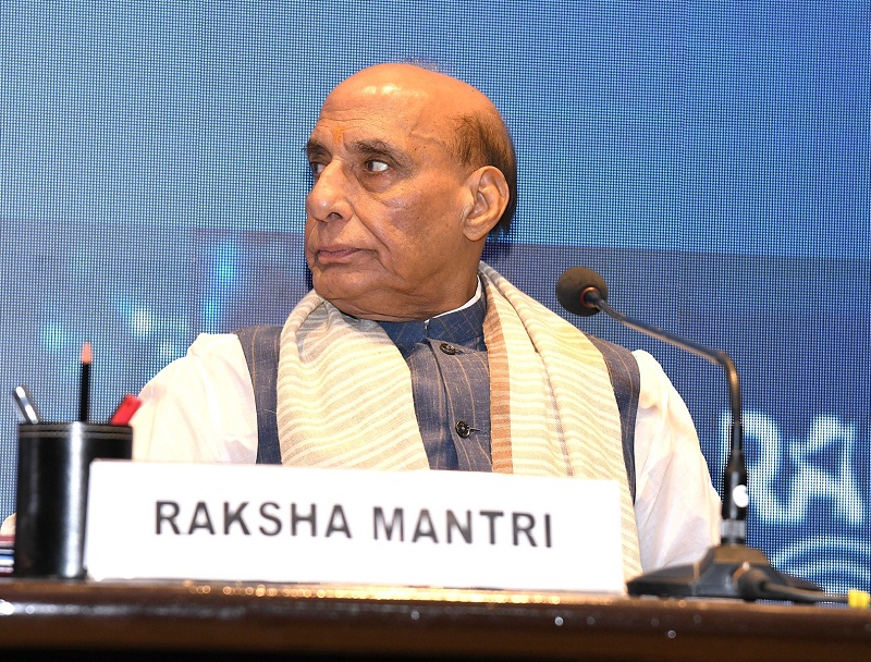 महू में आयोजित सेना के रण संवाद कार्यक्रम में राजनाथ सिंह महू में आयोजित सेना के रण संवाद कार्यक्रम में राजनाथ सिंह
