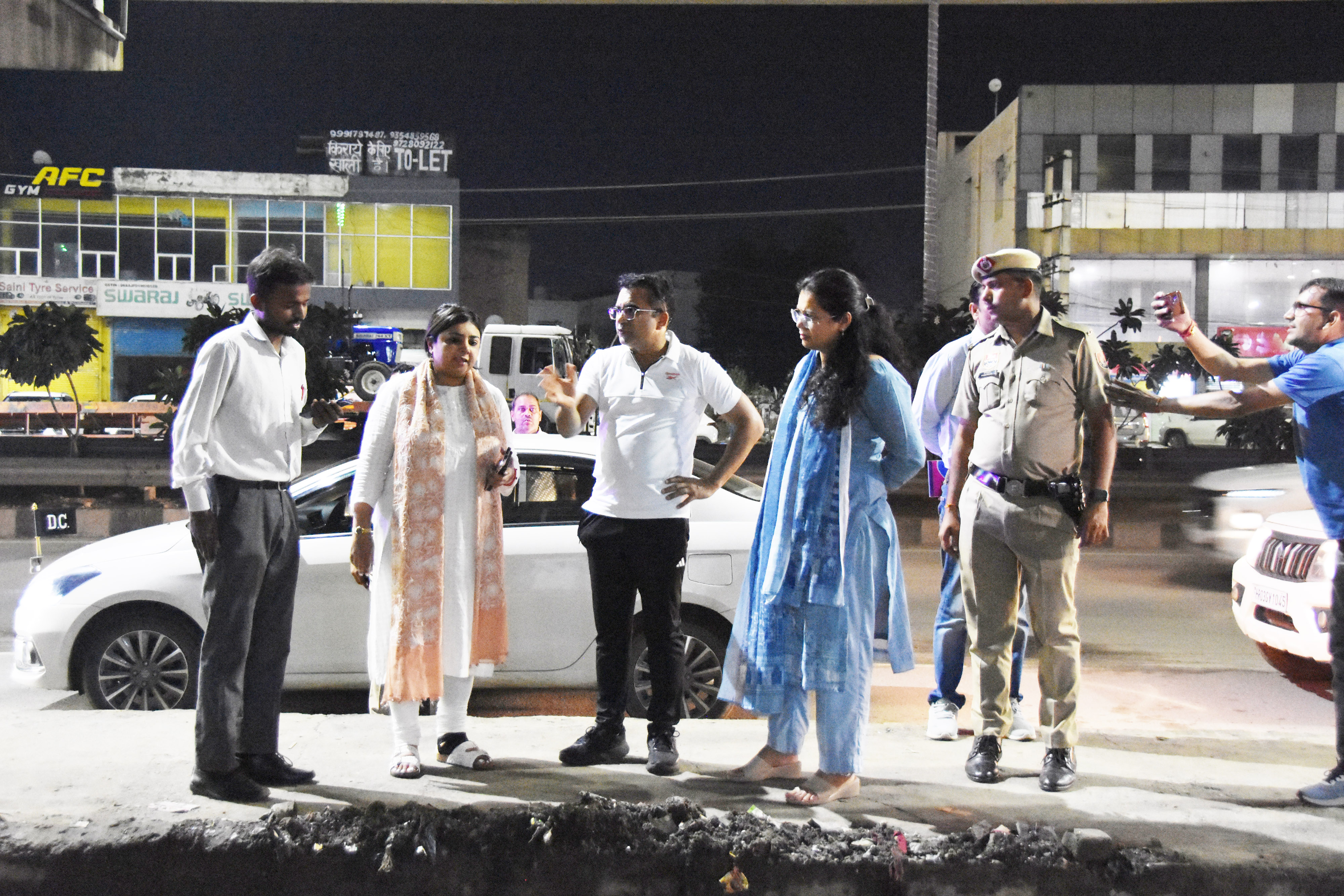 कूड़ा फैलाने वालों के करेंगे चालान, रेहड़ी वाले अपने आस-पास रखें सफाई : उपायुक्त