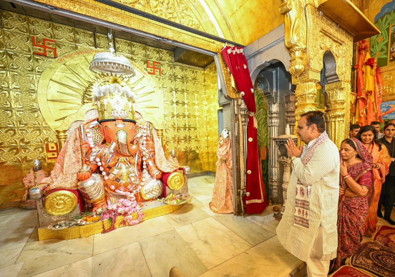 मुख्यमंत्री ने मोती डूंगरी गणेश मंदिर में किए दर्शन, प्रदेश की खुशहाली के लिए की कामना