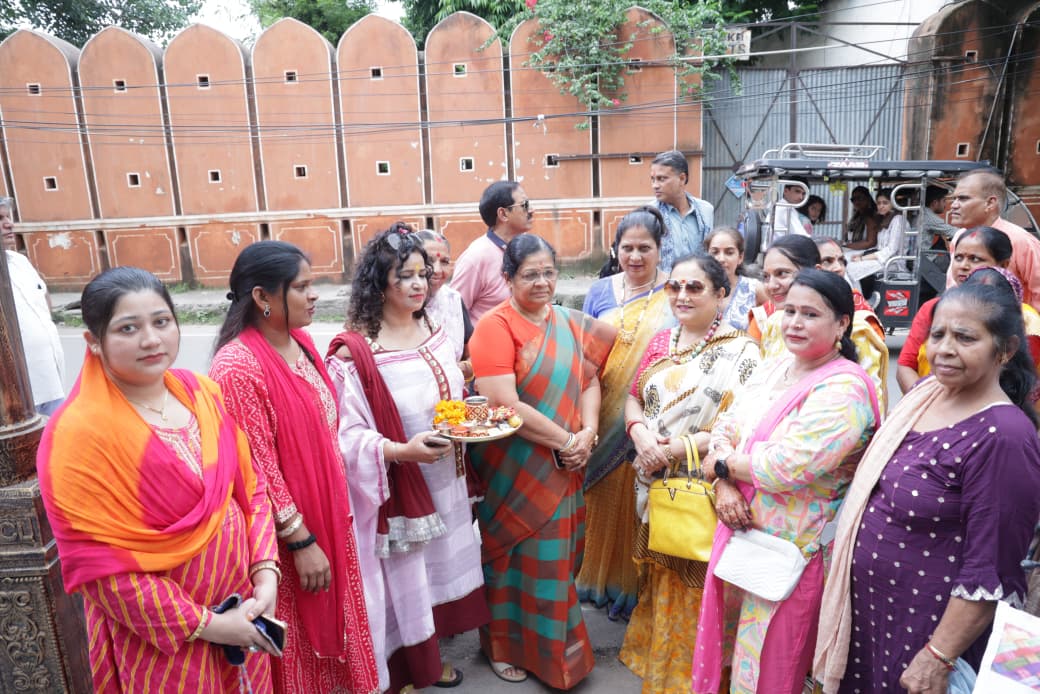सांसद मंजू शर्मा ने की सम्राट गेट पर विराजित गणेशजी की पूजा अर्चना सांसद मंजू शर्मा ने की सम्राट गेट पर विराजित गणेशजी की पूजा अर्चना