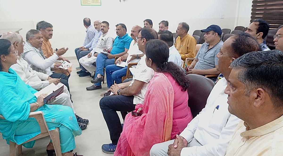 बाढ़ से हुए नुकसान का आकलन करने और राहत कार्यों को मज़बूत करने के लिए भाजपा ने दिन भर बैठकें कीं बाढ़ से हुए नुकसान का आकलन करने और राहत कार्यों को मज़बूत करने के लिए भाजपा ने दिन भर बैठकें कीं