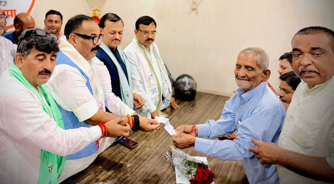 बुजुर्ग व दिव्यांग जन हमारे समाज की अमूल्य धरोहर बुजुर्ग व दिव्यांग जन हमारे समाज की अमूल्य धरोहर