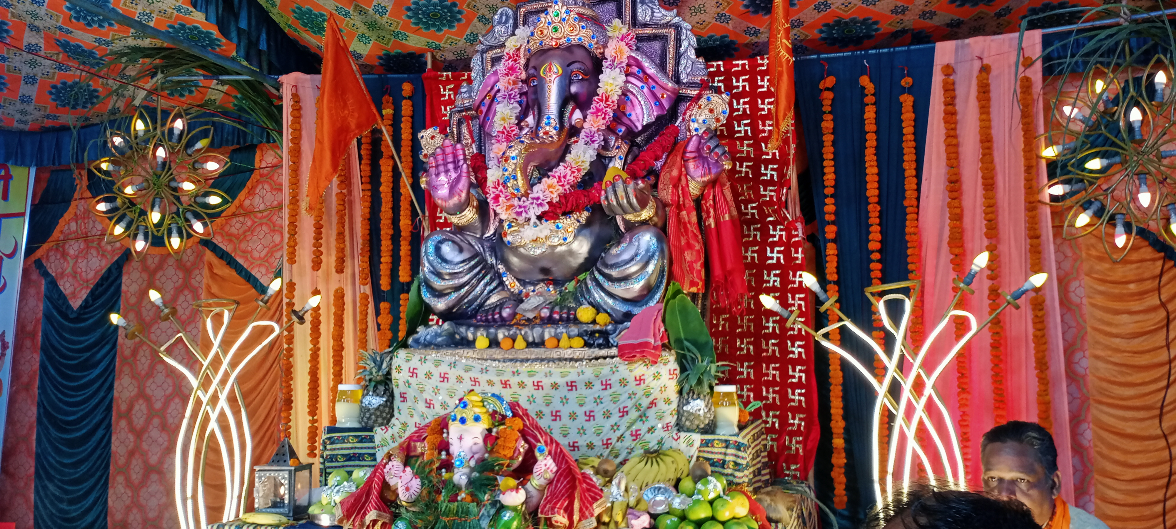 नाहन हिंदू आश्रम में स्थापित हुए गणपति महाराज नाहन हिंदू आश्रम में स्थापित हुए गणपति महाराज