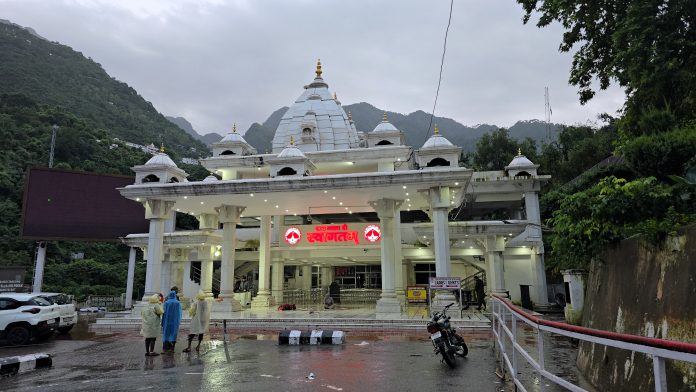 जम्मू-कश्मीर में रिकॉर्ड बारिश के कहर के बाद संबंधित घटनाओं में मरने वालों की संख्या बढ़कर 41 हुई जम्मू-कश्मीर में रिकॉर्ड बारिश के कहर के बाद संबंधित घटनाओं में मरने वालों की संख्या बढ़कर 41 हुई