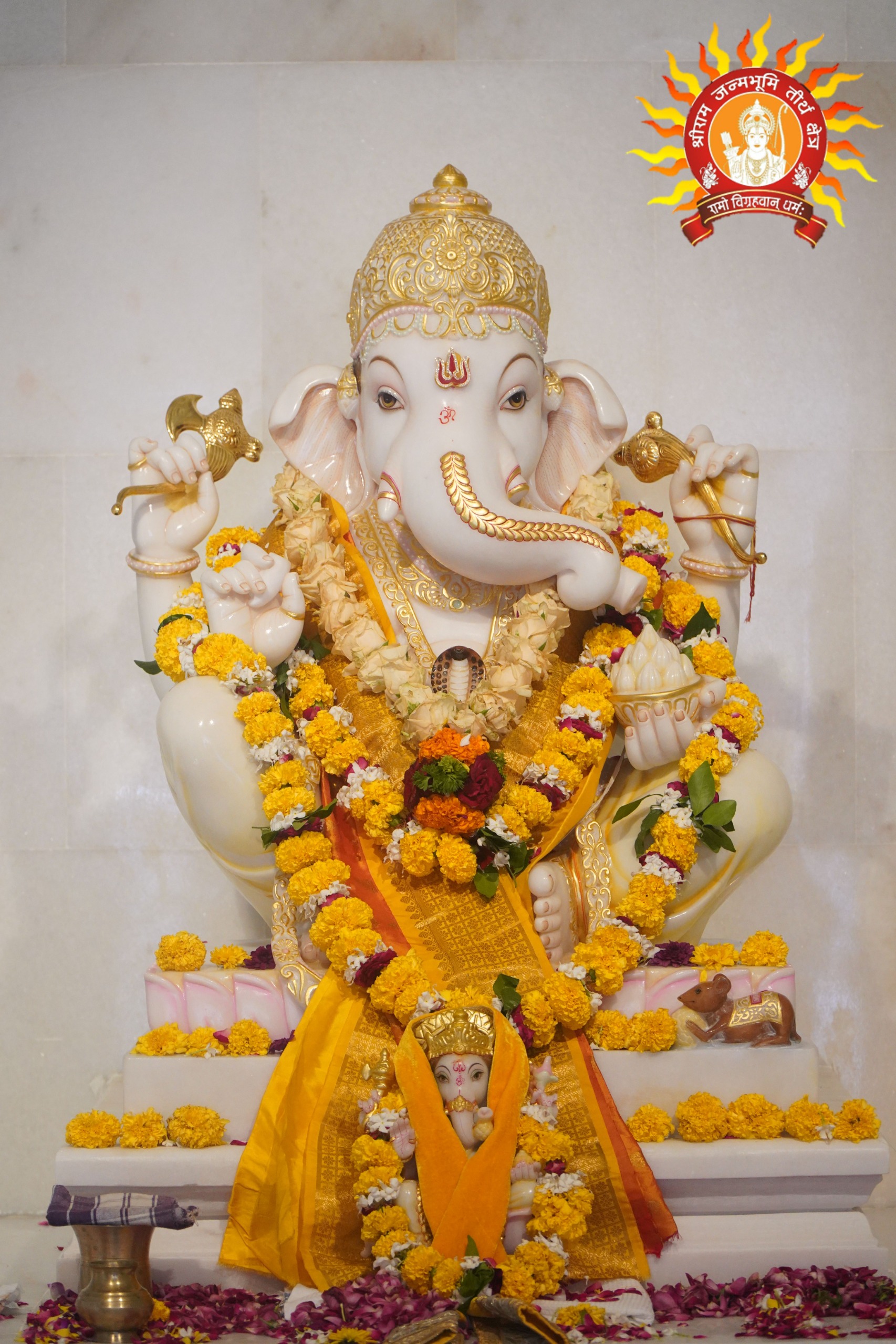राम जन्मभूमि परिसर के नये मन्दिर में गणपति पूजन, सुरक्षा दीवाल का भी राम जन्मभूमि परिसर के नये मन्दिर में गणपति पूजन, सुरक्षा दीवाल का भी