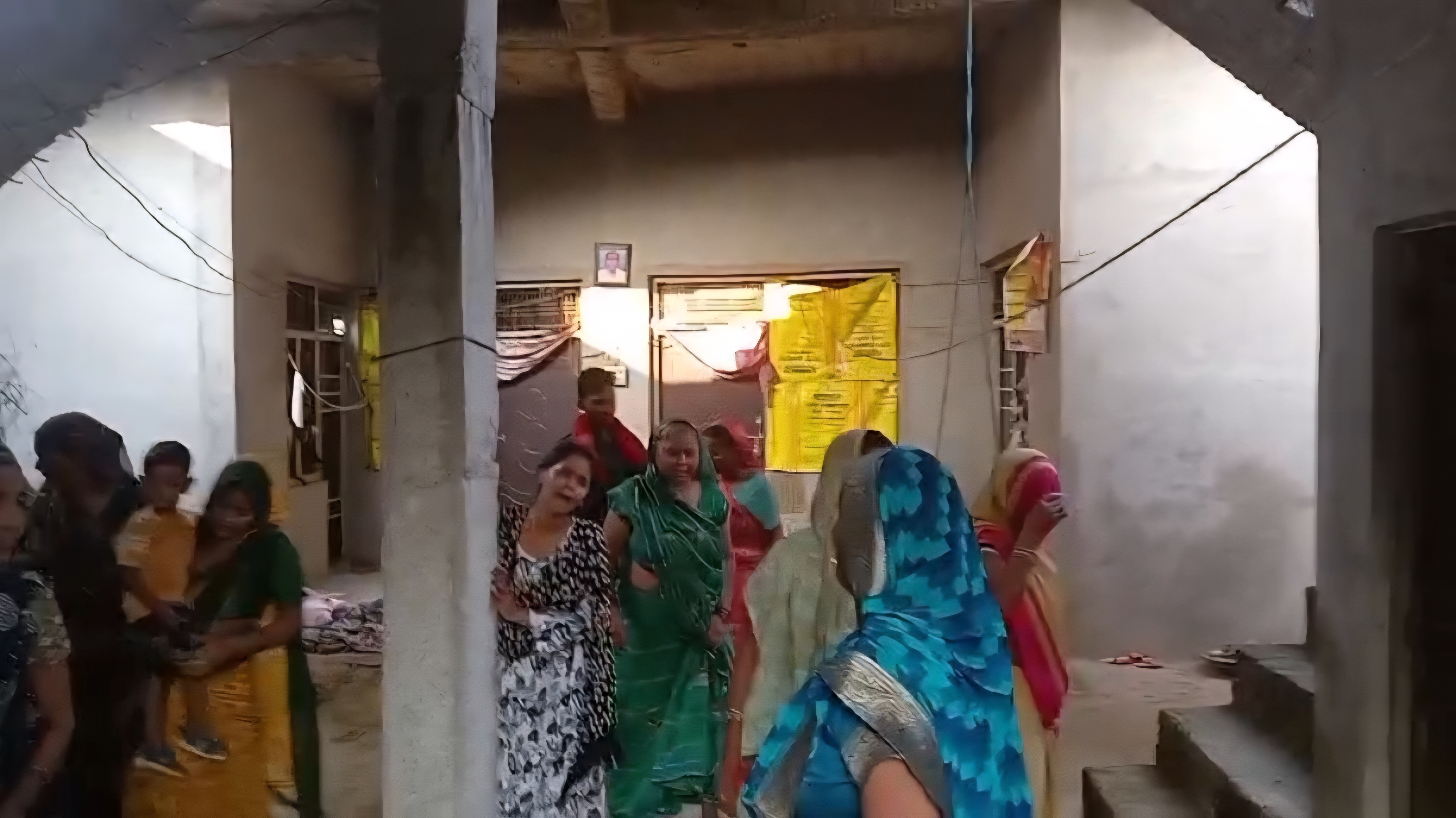 कन्नौज :- चोरी और लूट का ड्रामा कर जेठ ने बहू की गोली मारकर की हत्या कन्नौज :- चोरी और लूट का ड्रामा कर जेठ ने बहू की गोली मारकर की हत्या