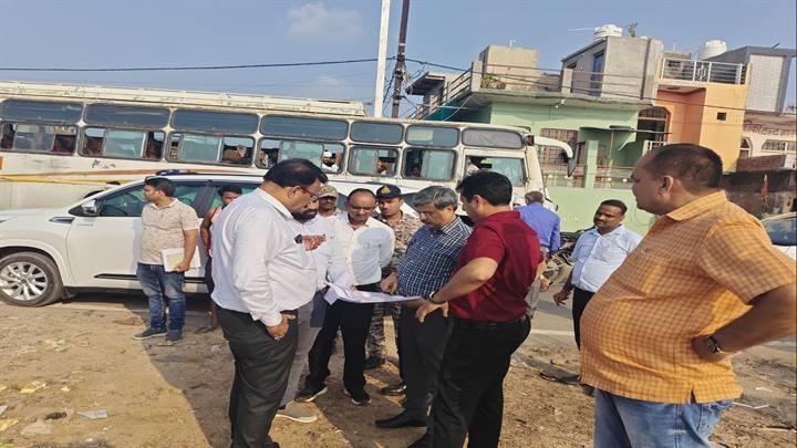 मप्रः पर्यटन विभाग के प्रमुख सचिव ने दतिया में विभिन्न स्थानों का किया निरीक्षण मप्रः पर्यटन विभाग के प्रमुख सचिव ने दतिया में विभिन्न स्थानों का किया निरीक्षण