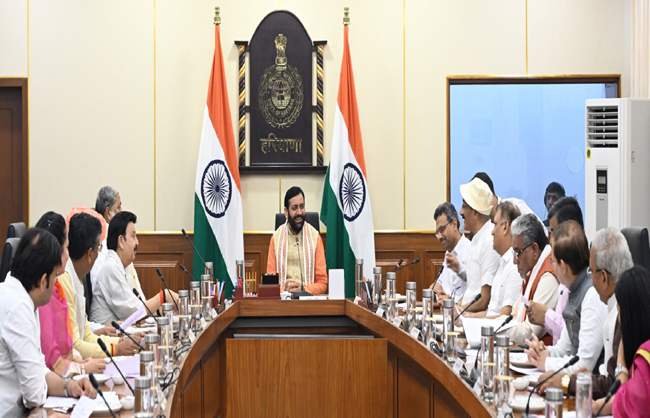 हरियाणा के मुख्यमंत्री नायब सैनी मंत्रिमंडल की बैठक करते हुए हरियाणा के मुख्यमंत्री नायब सैनी मंत्रिमंडल की बैठक करते हुए