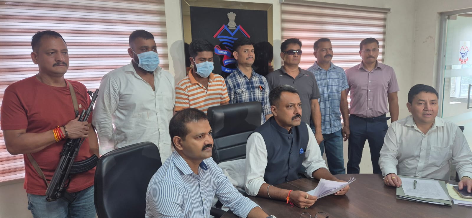 कुंजापुरी मेरे की समीक्षा करते धन मंत्री।