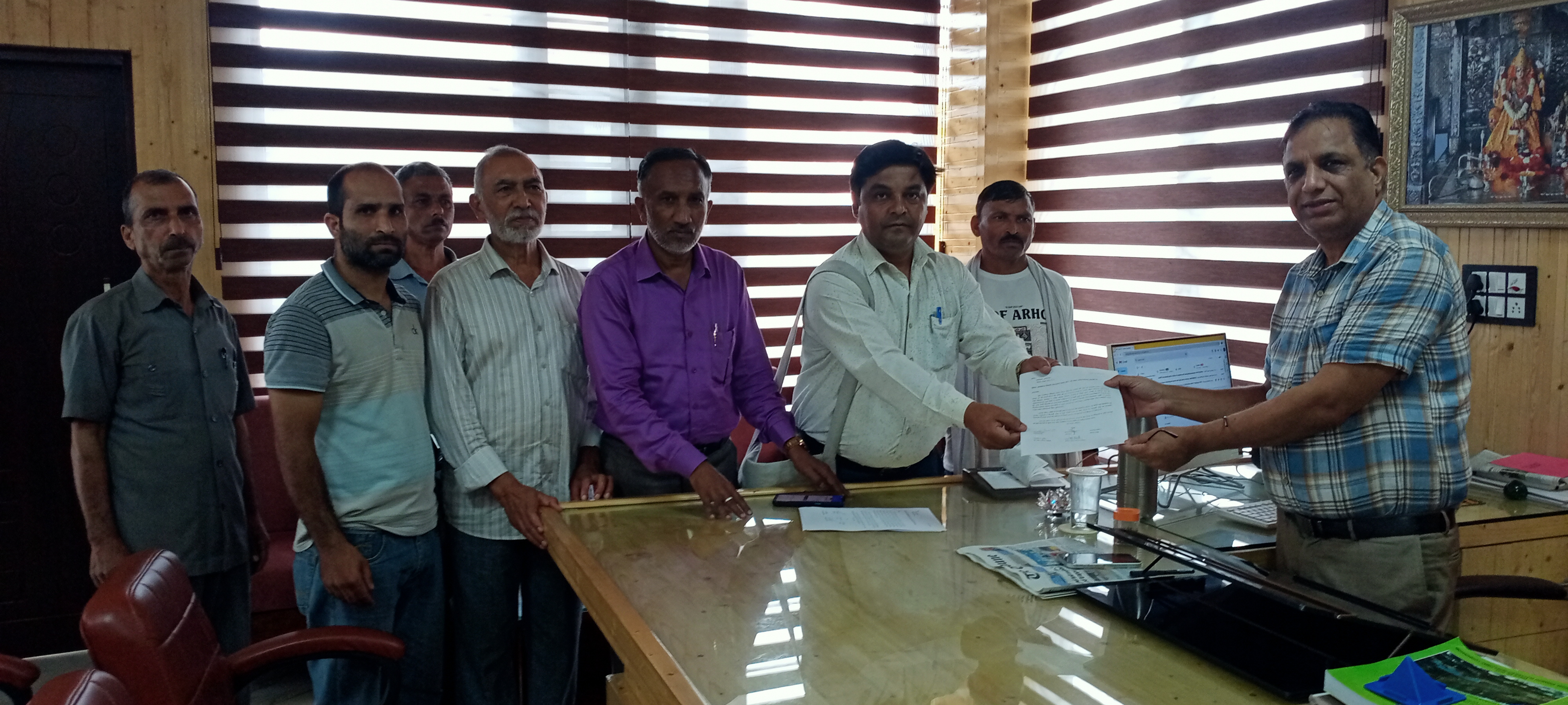 स्मार्ट मीटर पालिसी के विरुद्ध सड़कों पर उतरेगी हिमाचल किसान सभा,11 सितंबर को प्रदर्शन की चेतावनी। स्मार्ट मीटर पालिसी के विरुद्ध सड़कों पर उतरेगी हिमाचल किसान सभा,11 सितंबर को प्रदर्शन की चेतावनी।