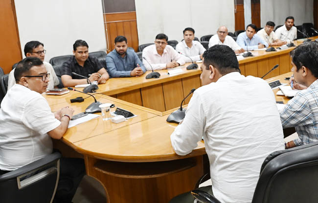 सोनीपत: आईटीआई प्राचार्यो की बैठक लेते हुए उपायुक्त सुशील सारवान सोनीपत: आईटीआई प्राचार्यो की बैठक लेते हुए उपायुक्त सुशील सारवान