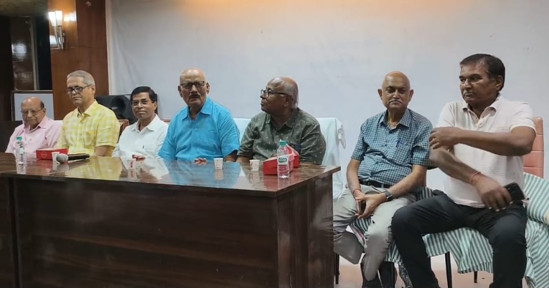 डॉक्टरों की बैठक डॉक्टरों की बैठक