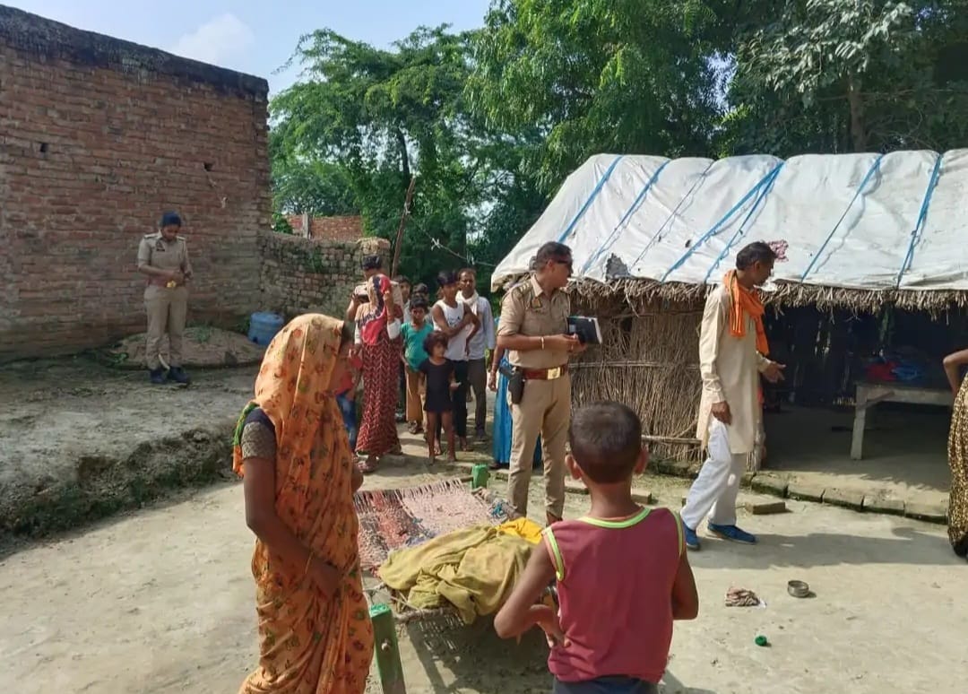 फोटो / घटना स्थल पर पहुंची पुलिस फोटो / घटना स्थल पर पहुंची पुलिस