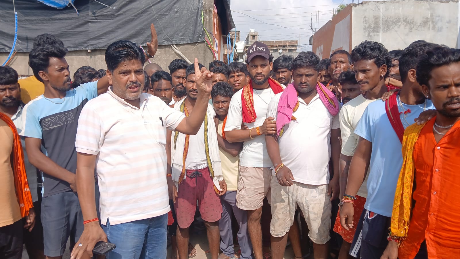 हड़ताल समाप्ति के बाद सफाईकर्मी हड़ताल समाप्ति के बाद सफाईकर्मी