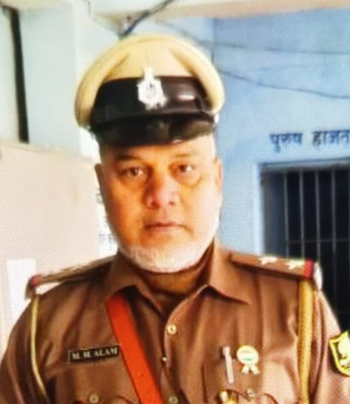 गिरफ्तार दारोगा मशरूर आलम का फाइल फोटो गिरफ्तार दारोगा मशरूर आलम का फाइल फोटो