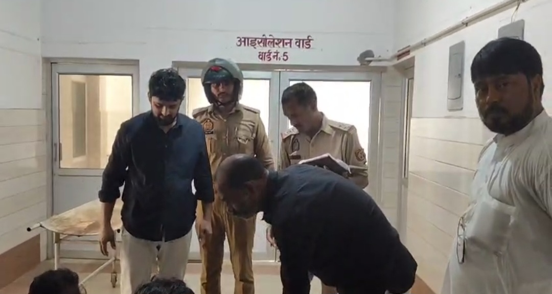 मौके पर पहुंची पुलिस की फोटो मौके पर पहुंची पुलिस की फोटो