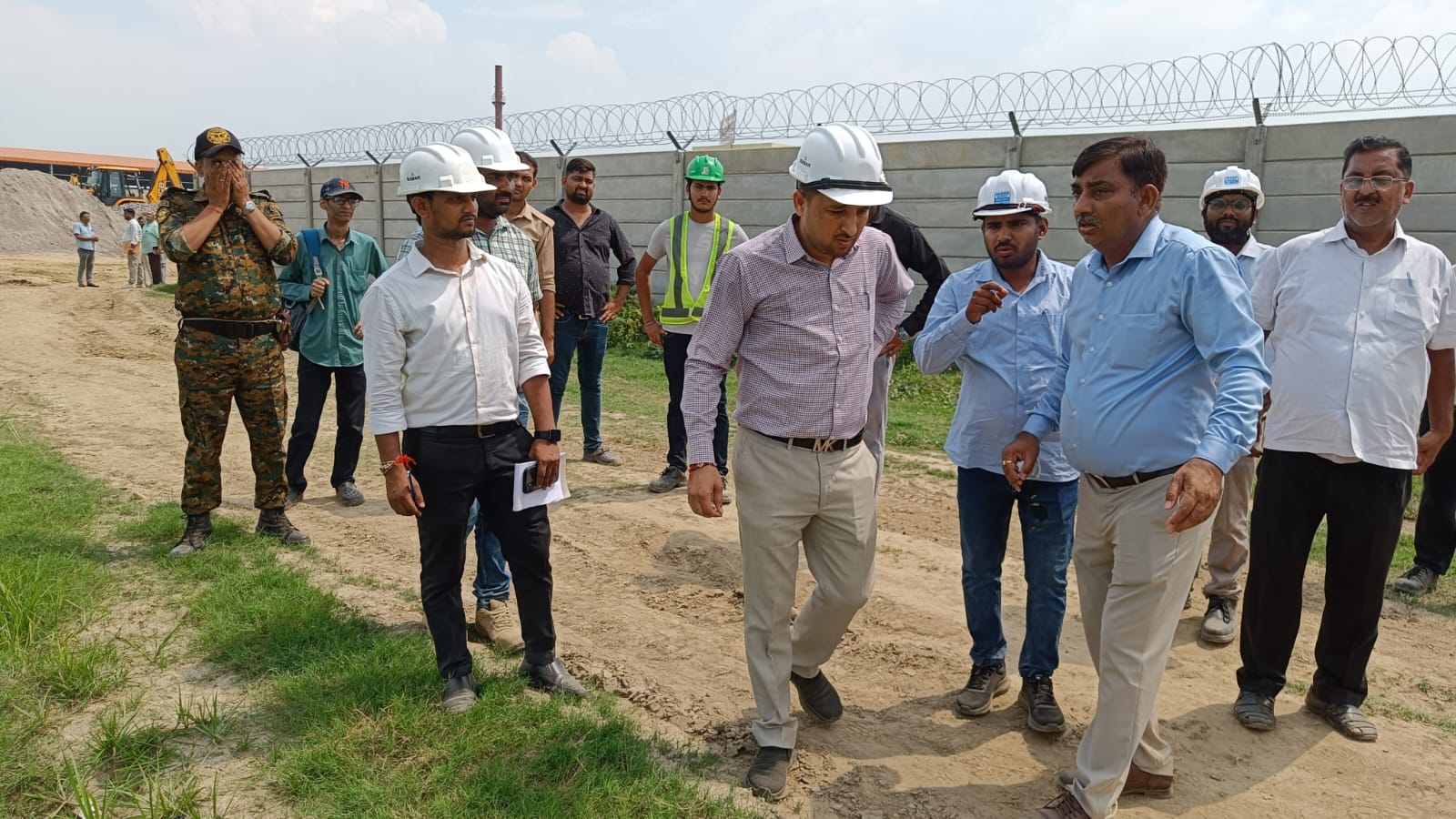 नगर आयुक्त ने किया सुथनी वेस्ट इंटीग्रेटेड सिटी का निरीक्षण* नगर आयुक्त ने किया सुथनी वेस्ट इंटीग्रेटेड सिटी का निरीक्षण*