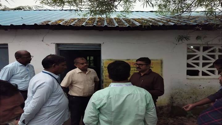 रायसेनः भारत निर्वाचन आयोग के दल ने भोजपुर विधानसभा में मतदान केन्द्रों का किया भ्रमण रायसेनः भारत निर्वाचन आयोग के दल ने भोजपुर विधानसभा में मतदान केन्द्रों का किया भ्रमण