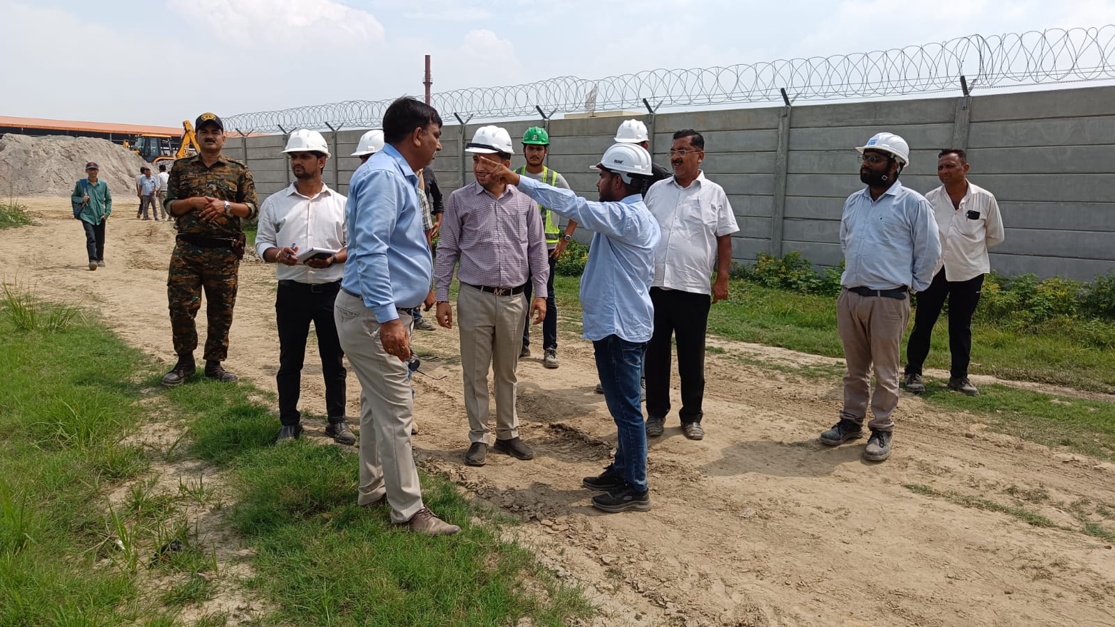 नगर आयुक्त ने किया सुथनी वेस्ट इंटीग्रेटेड सिटी का निरीक्षण* नगर आयुक्त ने किया सुथनी वेस्ट इंटीग्रेटेड सिटी का निरीक्षण*