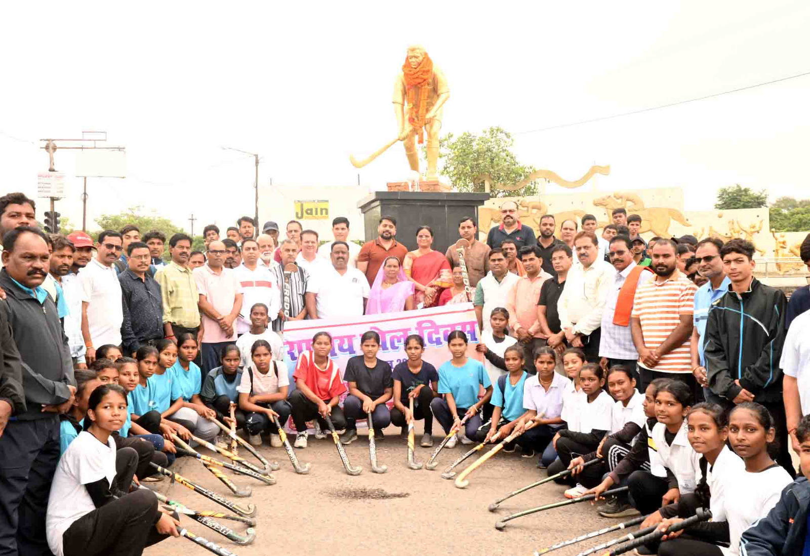 राष्ट्रीय खेल दिवस : खिलाड़ियों के लिए सदैव प्रेरणास्त्रोत रहेंगे मेजर ध्यानचंद-महापौर राष्ट्रीय खेल दिवस : खिलाड़ियों के लिए सदैव प्रेरणास्त्रोत रहेंगे मेजर ध्यानचंद-महापौर