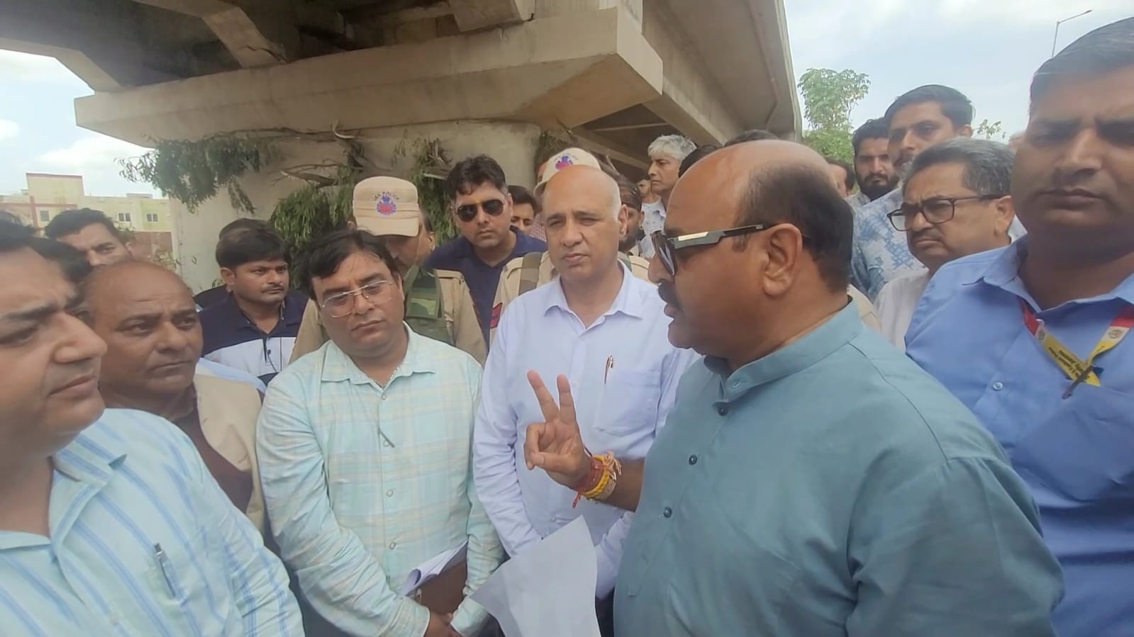 Deputy Chief Minister visited Kathua and inspected the damaged Sahar bridge Deputy Chief Minister visited Kathua and inspected the damaged Sahar bridge