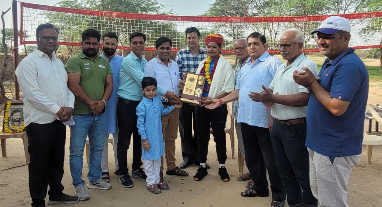 मलेशिया में आयोजित एशियन साइक्लिंग प्रतियोगिता की कांस्य पदक विजेता टीम की सदस्य रही बसंती कुमावत को दिया रंगीला रत्न अवार्ड मलेशिया में आयोजित एशियन साइक्लिंग प्रतियोगिता की कांस्य पदक विजेता टीम की सदस्य रही बसंती कुमावत को दिया रंगीला रत्न अवार्ड