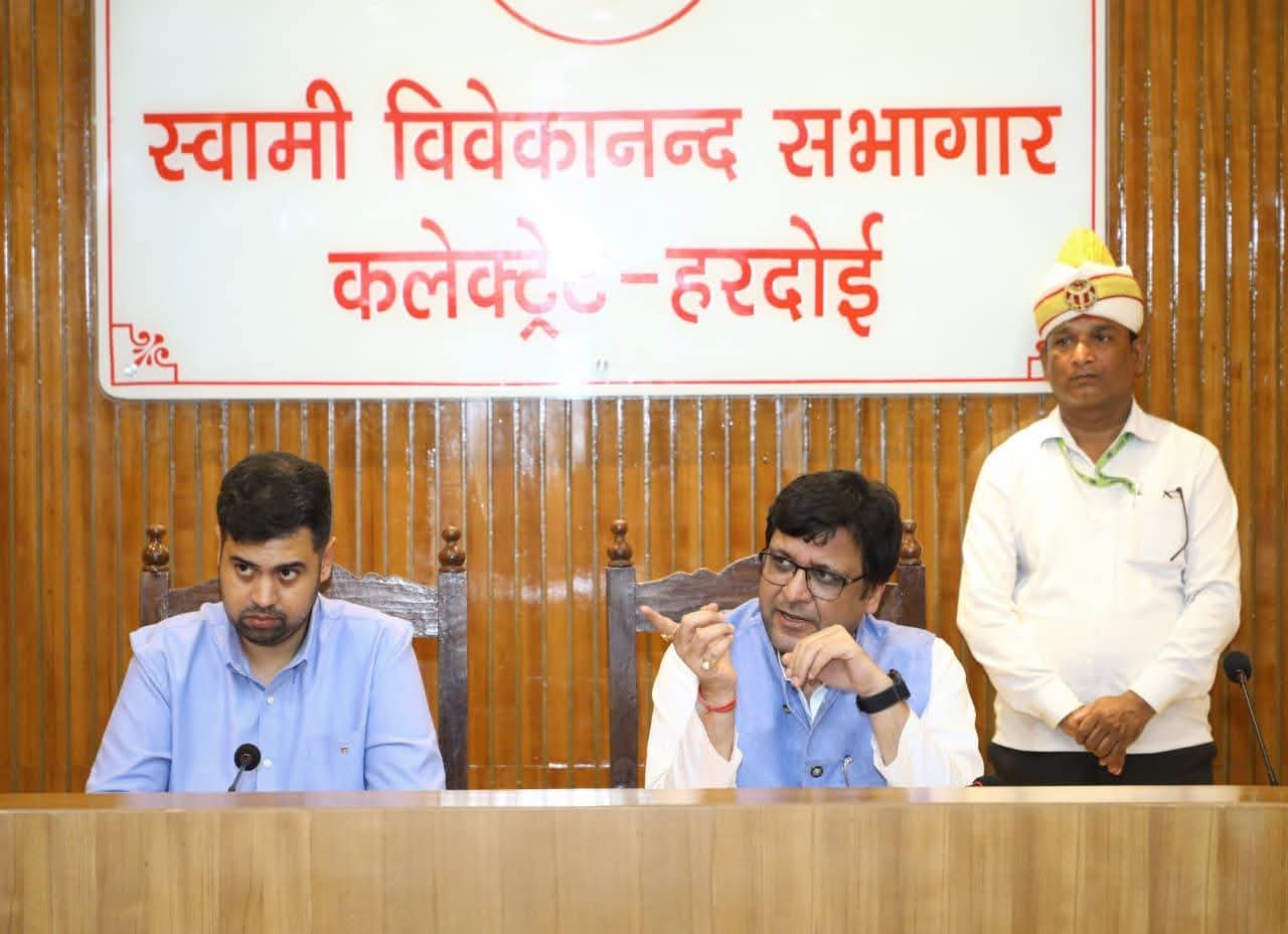 लोकल स्तर पर होने वाले विद्युत फाल्टों को शीघ्र ठीक किया जायेः-नितिन अग्रवाल लोकल स्तर पर होने वाले विद्युत फाल्टों को शीघ्र ठीक किया जायेः-नितिन अग्रवाल