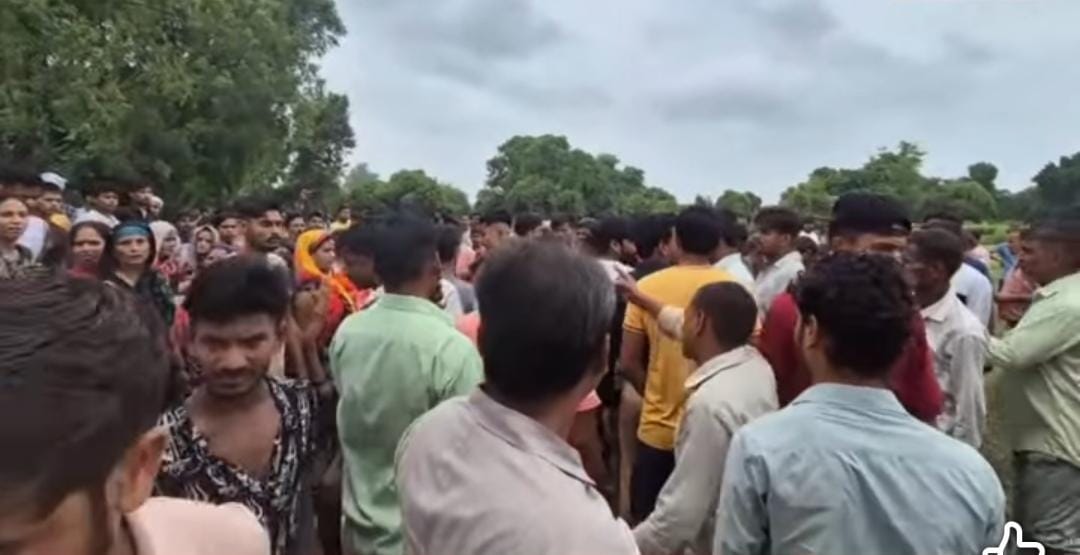 भाजपा बूथ अध्यक्ष का शव तालाब से बरामद भाजपा बूथ अध्यक्ष का शव तालाब से बरामद