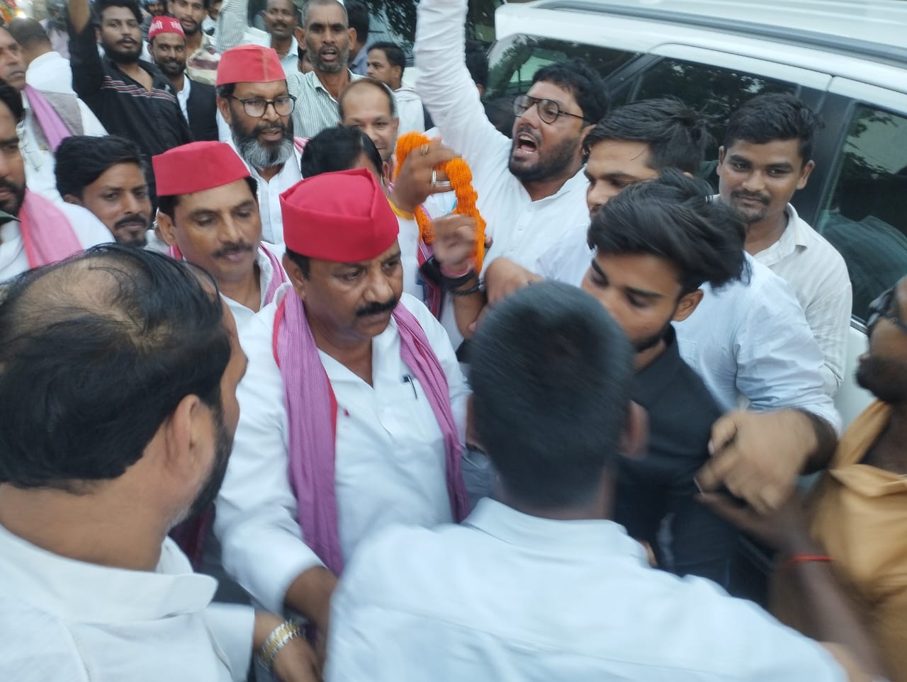 गोरखपुर आगमन पर हुआ सपा के प्रदेश अध्यक्ष का स्वागत* गोरखपुर आगमन पर हुआ सपा के प्रदेश अध्यक्ष का स्वागत*